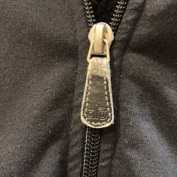 ALO SWEATSHIRT/JACKET SHERPA LINED WITH HOOD AND FRONT POCKETS SIZE MEDIUM - Picture 9 of 10